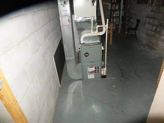 5th image of 8842 Wandering Way