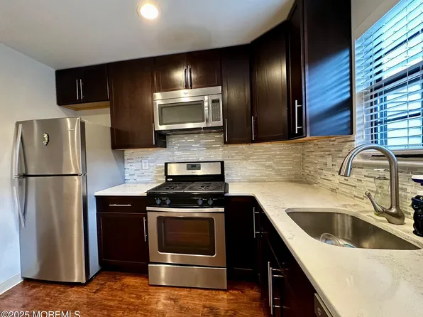 302 Daisy Court, Jackson, NJ 08527