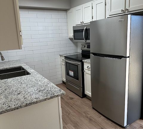 4th image of 704 W 8th Ave #M