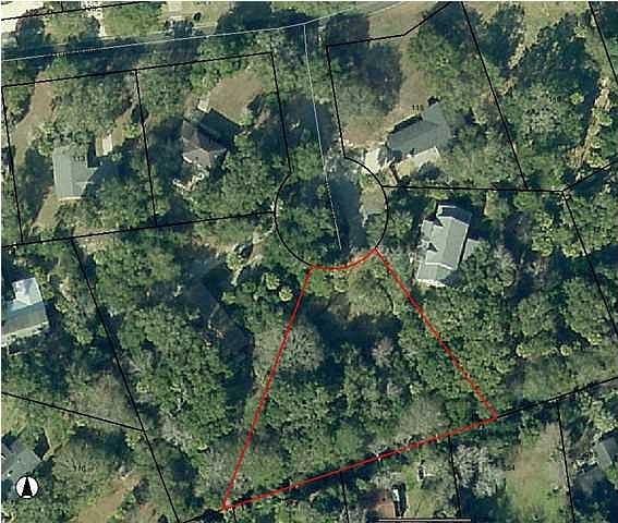 2nd image of 102 Oakview Ln