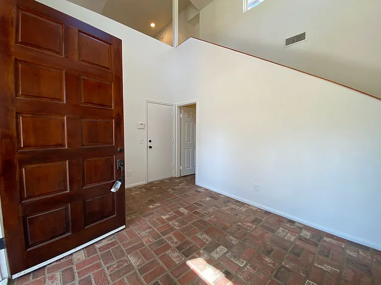 3010 N Broadway — Photo 4