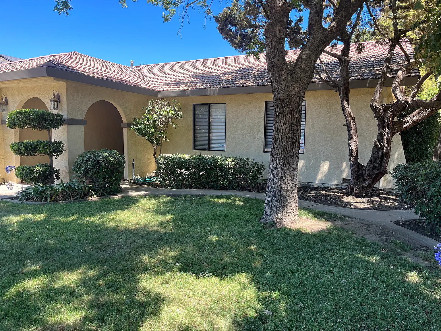 3 bed, 1854 sqft, $2,500 — Photo 1