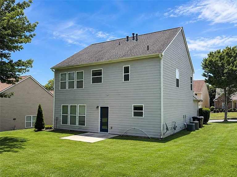 2268 White Alder Dr — Photo 2