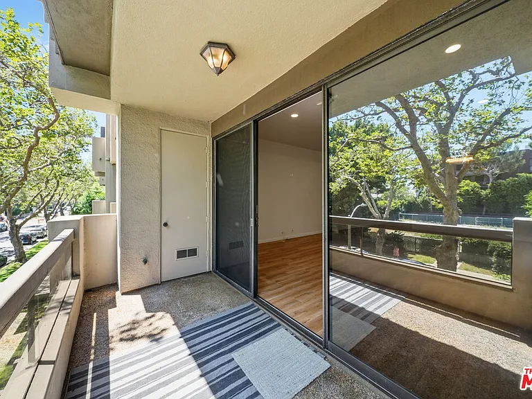 141 S Linden Dr #206 — Photo 58