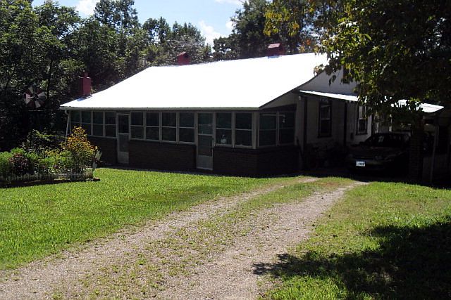 1st image of 124 Maxey Dr