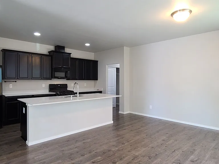 8709 56th St NE — Photo 9