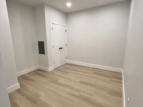 4th image of 318 Forrest St #2