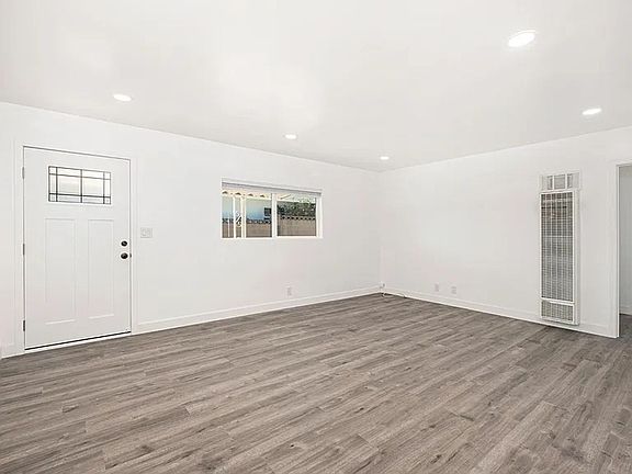 4th image of 246 Camellia Ln