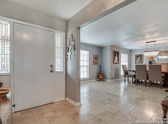2nd image of 2031 Pinetree Ln