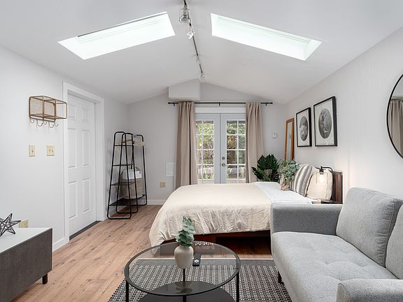 5th image of 3257 Prentiss St #3