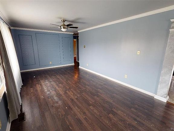 3rd image of 49 Courtney Ave
