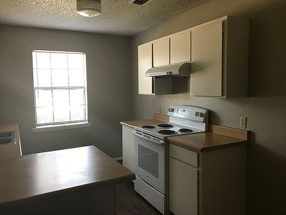 4th image of 144 Jester Cir