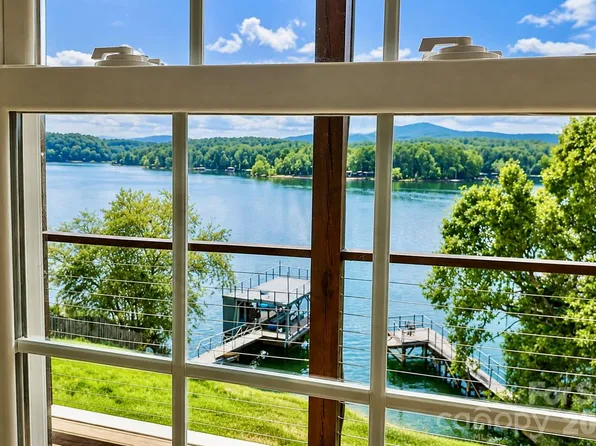 501 Lake Club Dr, Nebo, NC 28761
