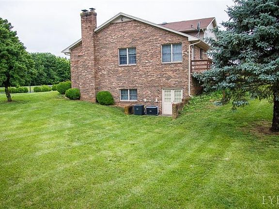 3rd image of 1117 Wellington Drive
