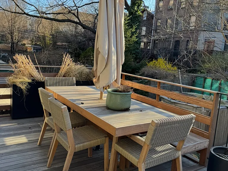 164 Hall St #1 — Photo 13
