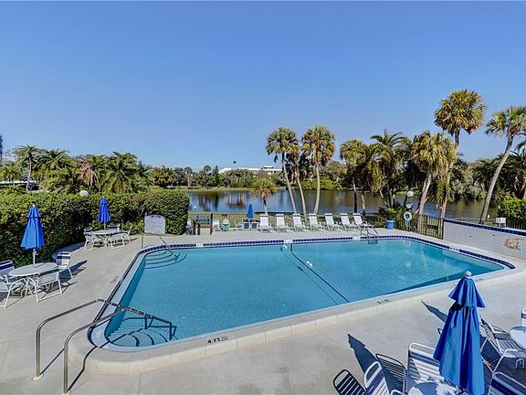 2nd image of 220 Belleview Blvd APT 611