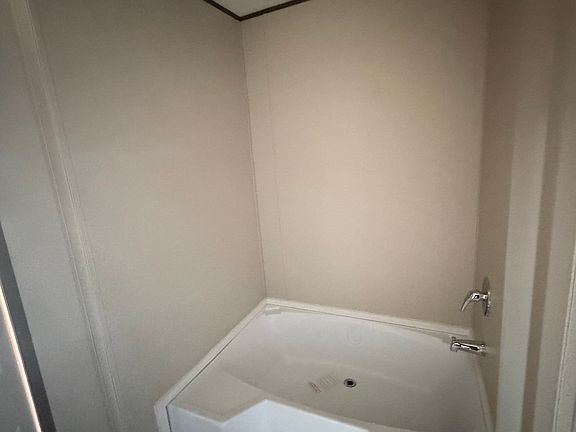 3rd image of 940 Liberty Church Rd