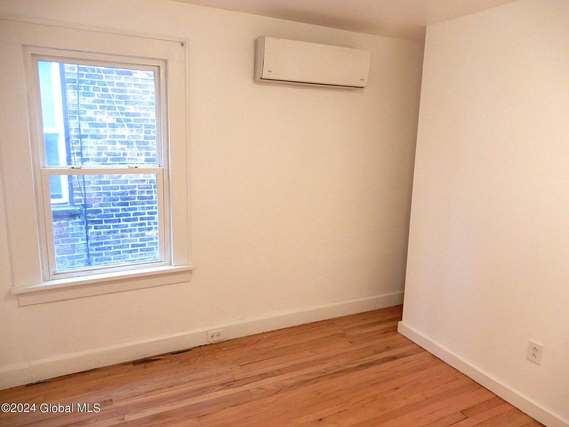 4th image of 2249 15th Street
