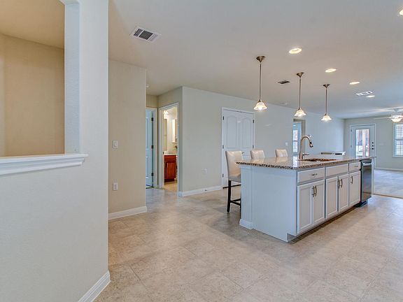 4th image of 408 Holiday Creek Ln