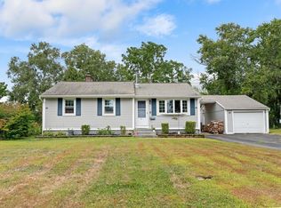 152 Sun Valley Dr, Southington, CT 06489