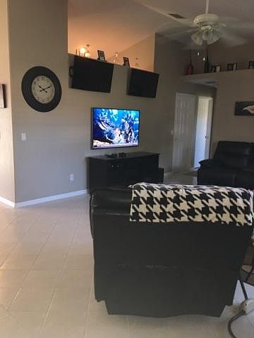 1st image of 329 SE 17th Pl