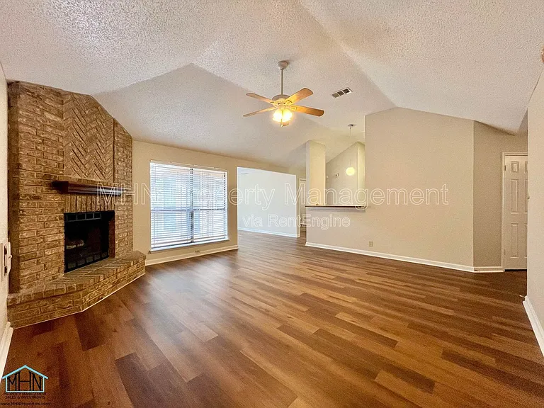 1627 Firwick Dr — Photo 7