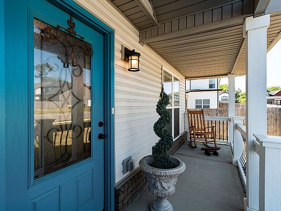 3rd image of 1166 Ewing Way