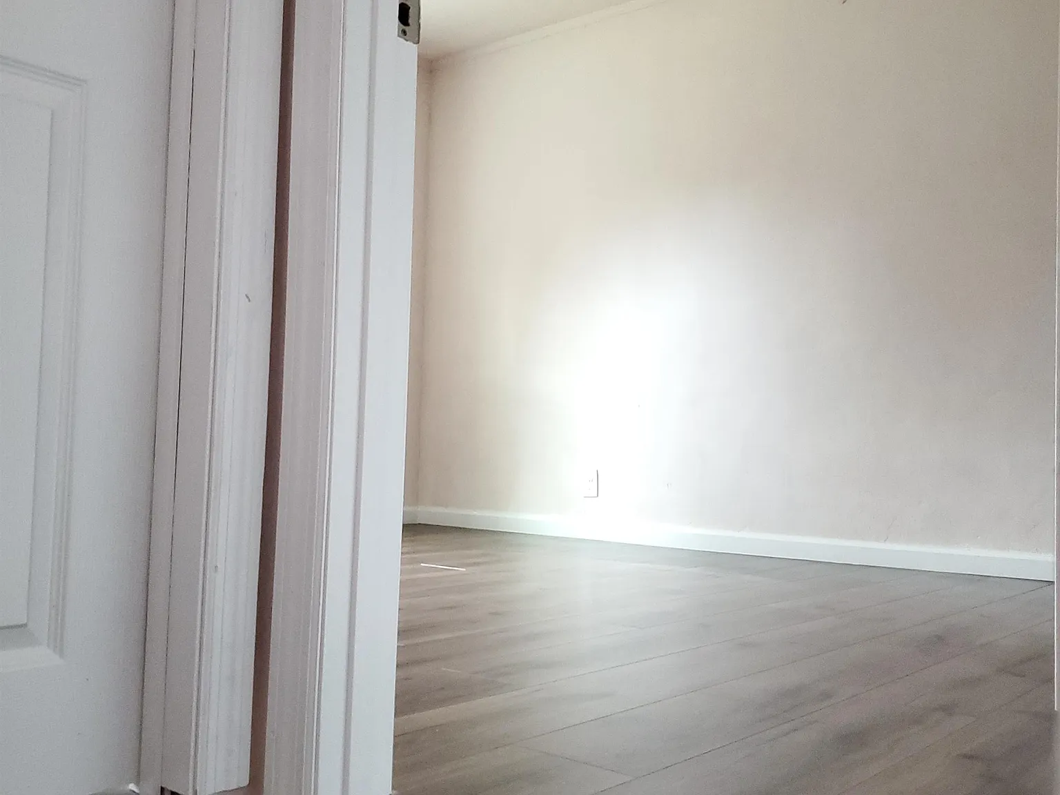 1086 Clinton Road - 1 — Photo 3