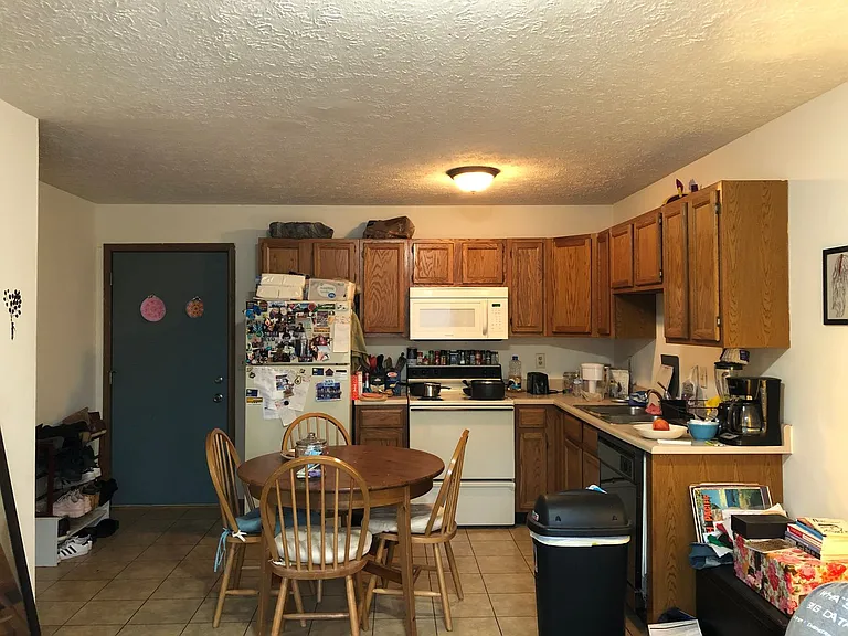 518 N River Rd — Photo 15