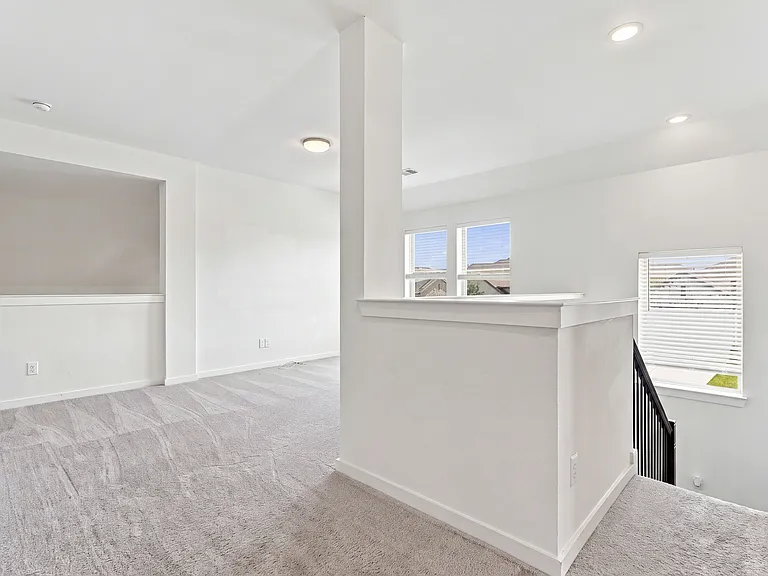 2408 Doncaster Dr — Photo 22