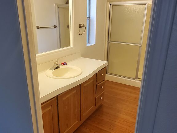 4th image of 621 S 29th Dr