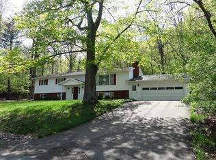 908 Upland Dr, Elmira, NY