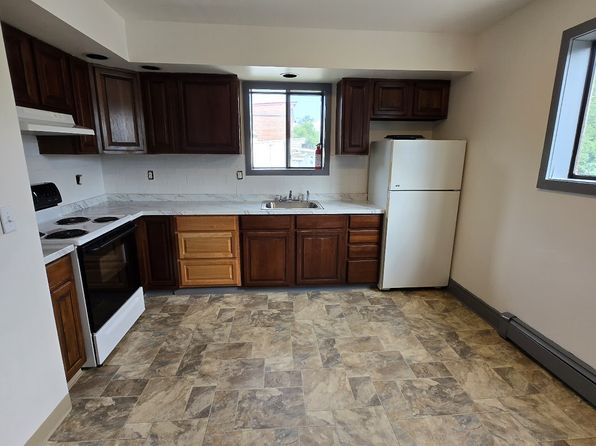 24 Main St #4