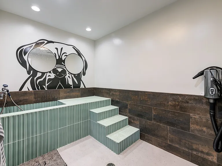 Brand New Pet Spa