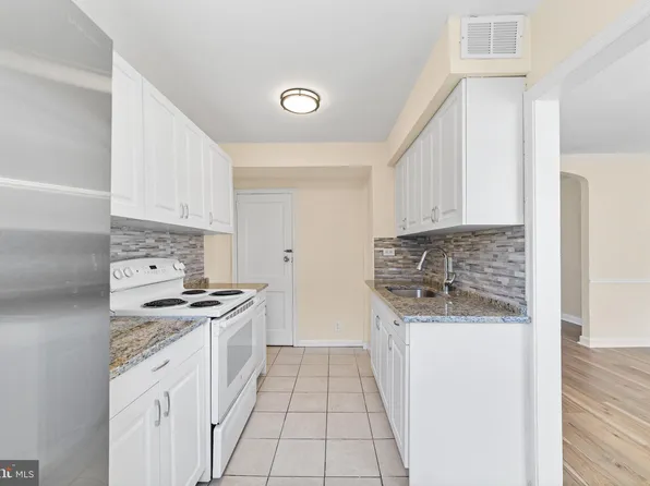 1348 Passmore St, Philadelphia, PA 19111