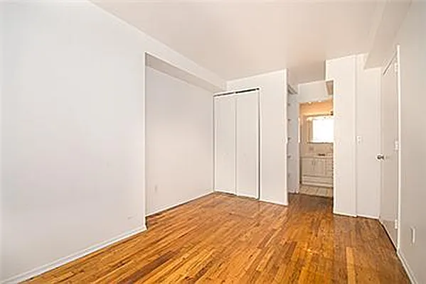 Rented by R New York | media 27