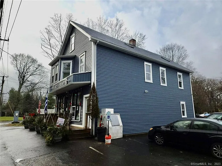 303 Newtown Ave — Photo 22