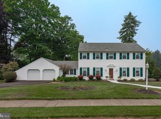 1015 Carriage Ln, Huntingdon Valley, PA 19006
