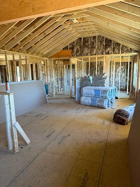 2nd image of 1061 Dawnville Rd NE