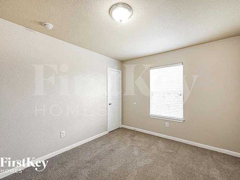 11222 Country Cyn — Photo 15