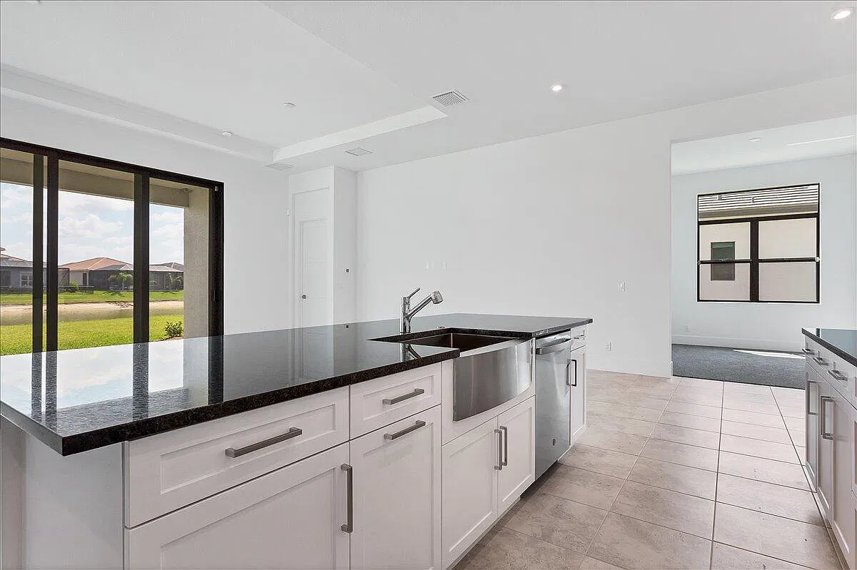 3 bed, 2129 sqft, $3,500 — Photo 4