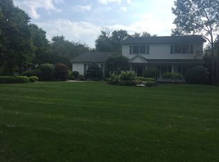 313 Roberts Rd, Inverness, IL 60010