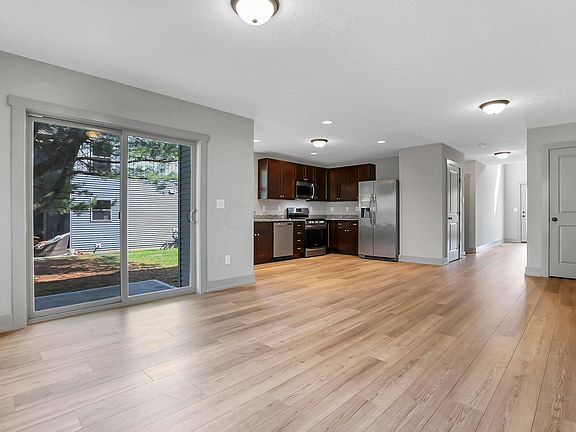 5th image of 55 Beeson Ave