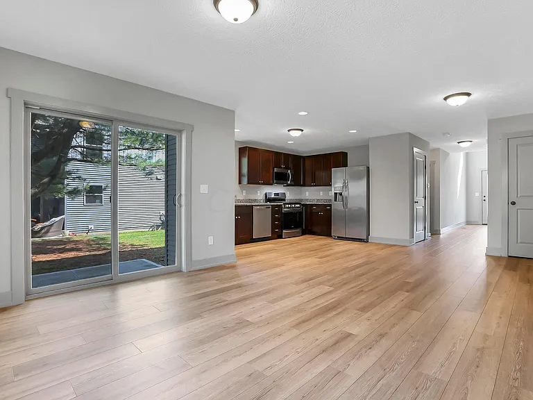 55 Beeson Ave — Photo 5