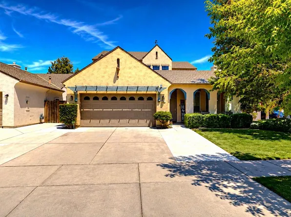 1267 Casual Ln, Turlock, CA 95382