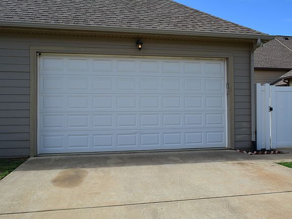 3rd image of 2209 Cason Ln