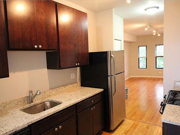 Modern Kitchen with Stainless Steel Appliances incl. Dishwasher