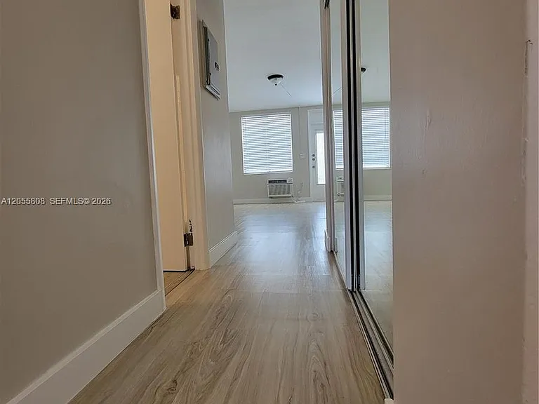 441 Collins Ave #10 — Photo 5