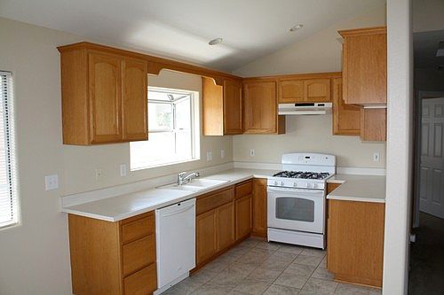 4th image of 2221 Andreo Ave