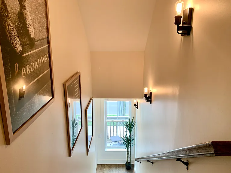 1027 E Trinity Ln — Photo 19